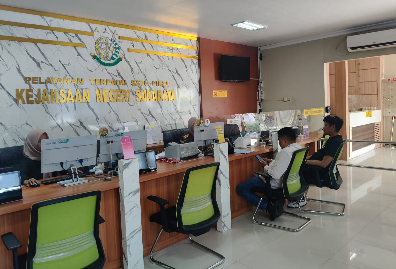 AMI Demo DPW PAN Jatim, Desak Tindak Tegas Dugaan Pemotongan Dana Reses Juliana Eva Wati