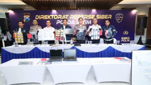 Dirressiber Polda Jatim Bongkar Sindikat Love Scamming Internasional, 3 Tersangka Diamankan