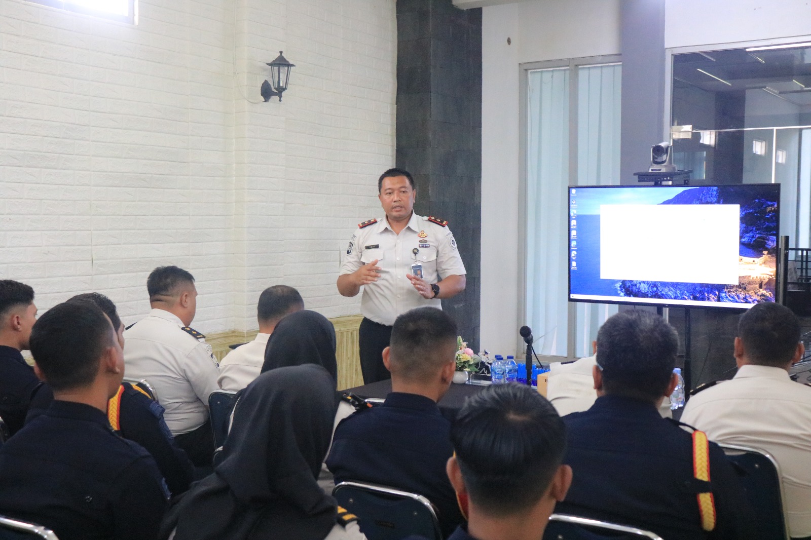 Tindak Lanjut Arahan Kakanwil, Kalapas Pemuda Madiun Dorong Budaya Kerja Profesional dan Peduli Lingkungan
