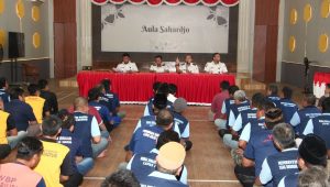 Perkuat Kesadaran dan Disiplin, Pejabat Struktural Lapas Kelas I Madiun Berikan Pengarahan Kepada Warga Binaan