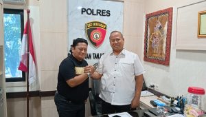Abah Samsul Jalin Silaturahmi dengan AKP Amir Mahmud, Perkuat Kolaborasi Polri, Pers, dan Ormas