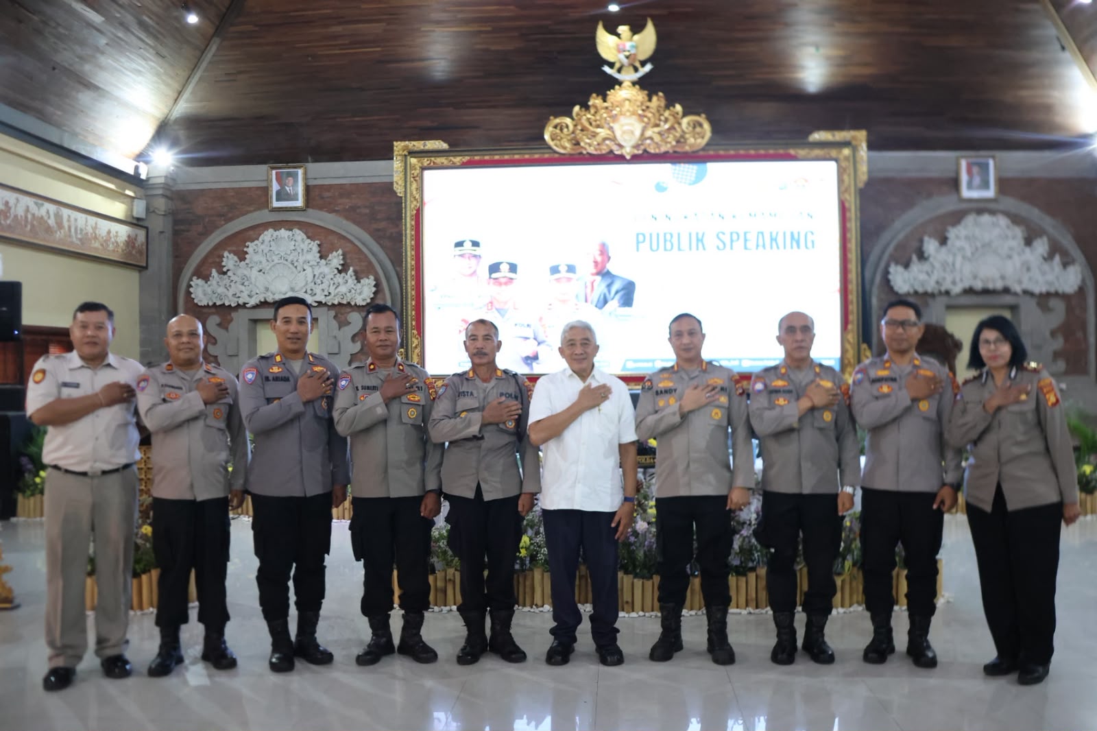 Polda Bali Tingkatkan Kemampuan Public Speaking, Perkuat Kepercayaan Publik Melalui Komunikasi Profesional