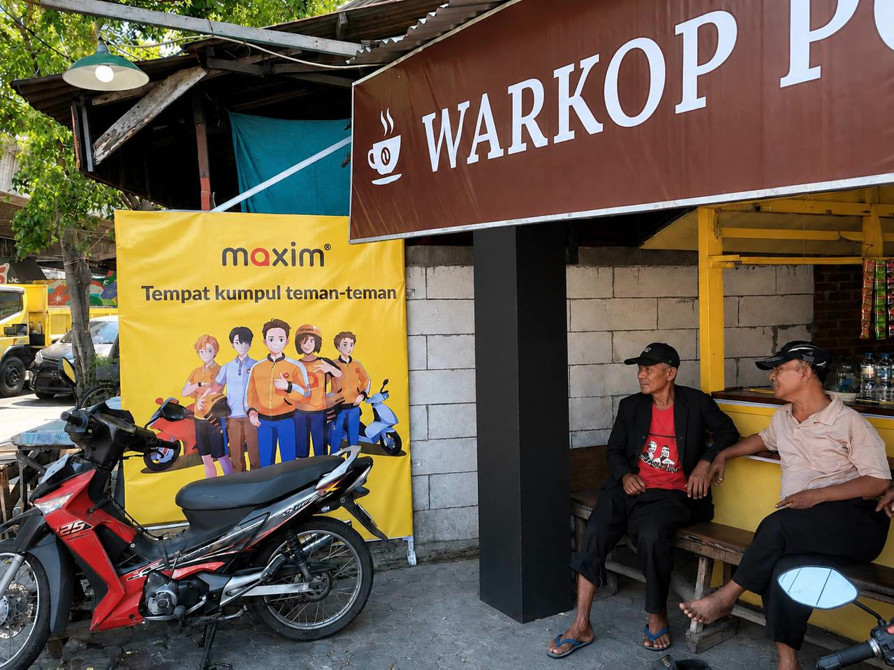 Renovasi Warkop Kupang Pojok, Maxim Luncurkan Area Istirahat Nyaman Perdana untuk Driver di Surabaya
