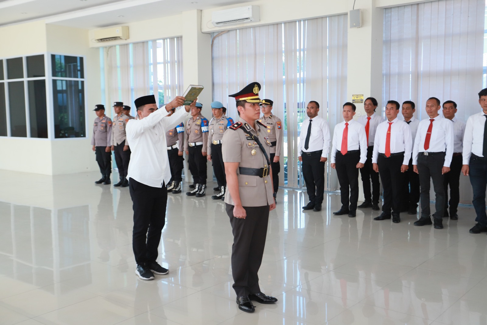 Sertijab KabagOps Polres Gresik, Kompol Arief Sukmo Wibowo Resmi Emban Tugas Baru
