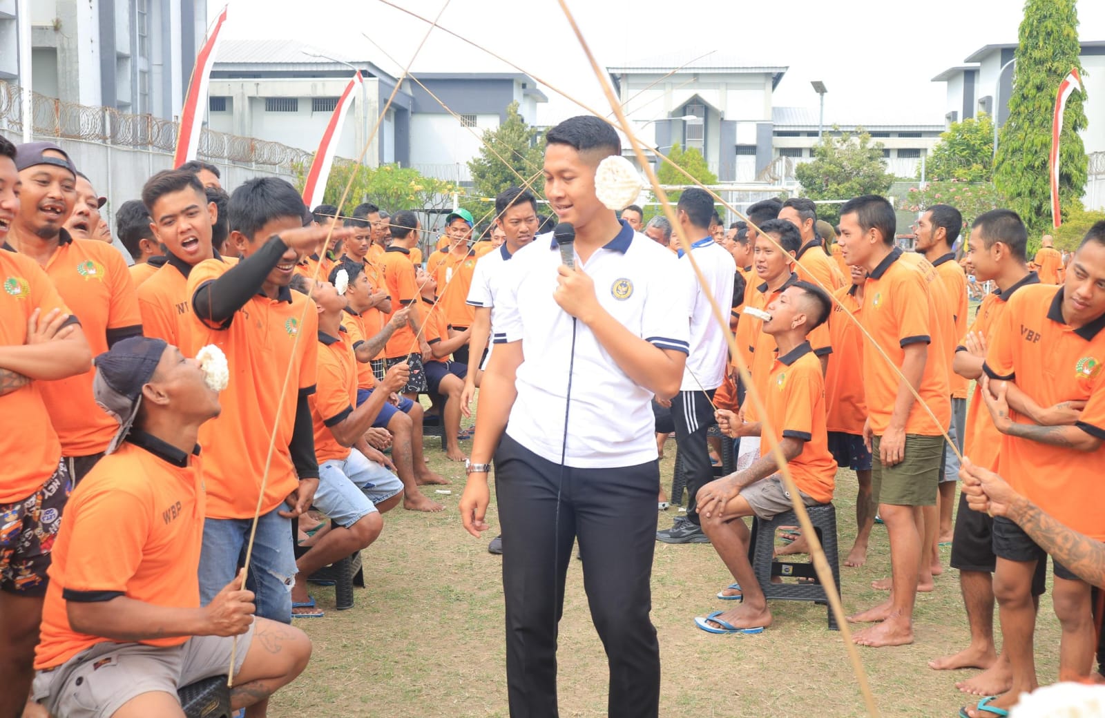 Meriah dan Penuh Gelak Tawa, Lomba Mancing Kerupuk Jadi Magnet Perayaan HUT RI Ke-81 di Lapas Pemuda Madiun