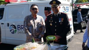 BRI Peduli Serahkan Ambulans untuk Dukung Layanan Darurat Polres Kuningan