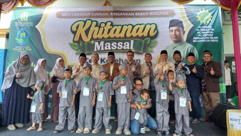 25 Anak Ikuti Khitanan Massal di Bojongloa Kidul, Warga Juga Dapat Pemeriksaan Kesehatan Gratis
