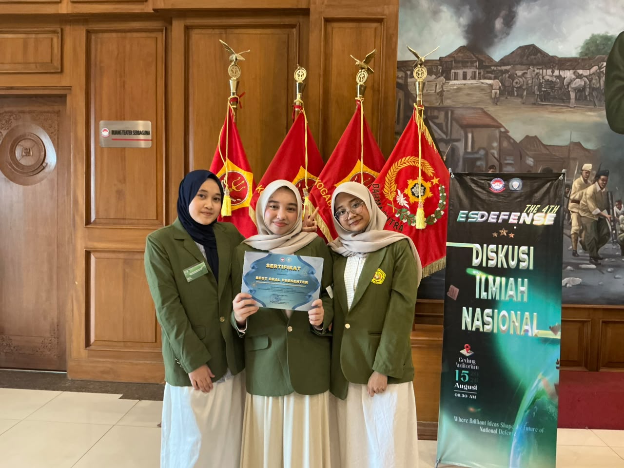 Tim FK UPN Veteran Jatim Raih Best Oral Presenter ES-Defense 2026 lewat Inovasi Biokomposit Ramah Lingkungan