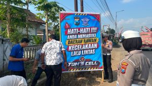 Polres Jember Masifkan Edukasi Berkendara Aman di Titik Rawan Kecelakaan