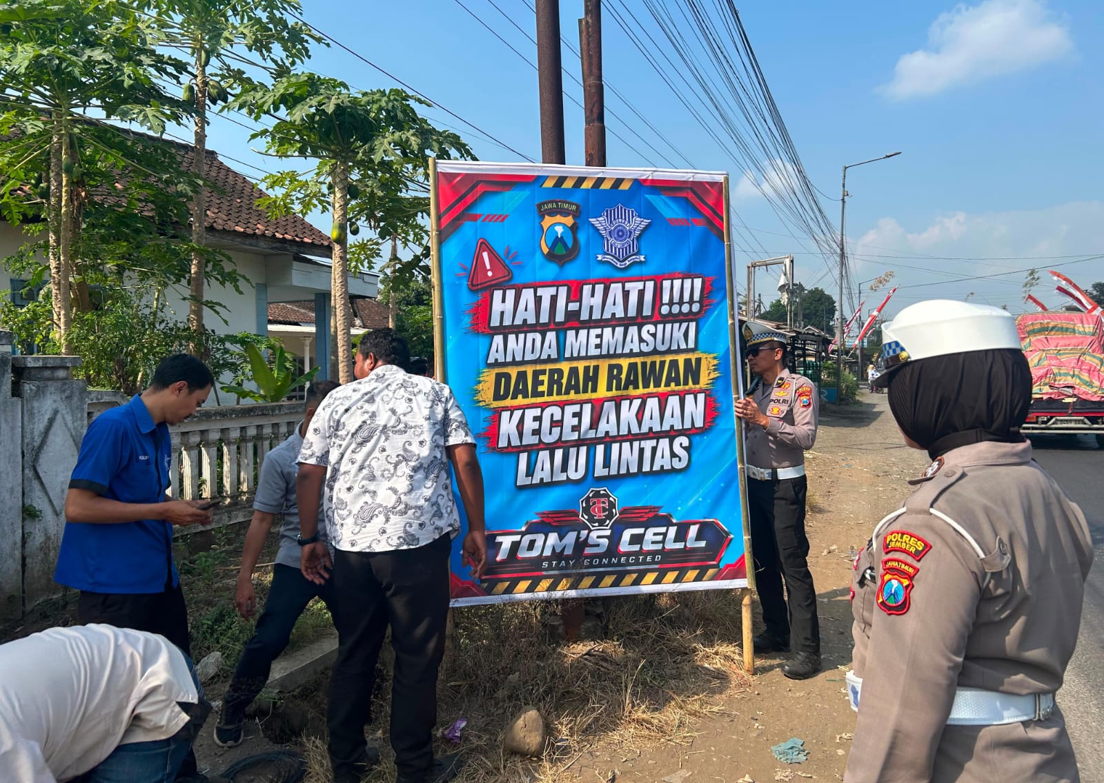 Polres Jember Masifkan Edukasi Berkendara Aman di Titik Rawan Kecelakaan