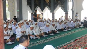 Nasi Cadong Satukan Semua, Kakanwil Kusnali Makan Bersama Warga Binaan Lapas Pemuda Madiun