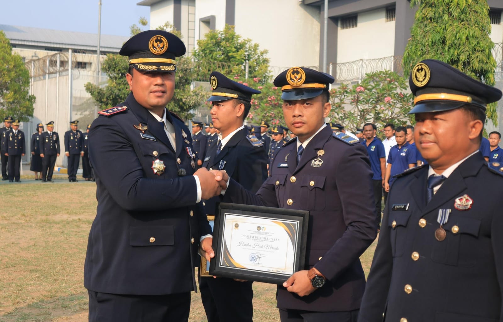 Tingkatkan Motivasi dan Apresiasi Kinerja, Lapas Pemuda Madiun Beri Penghargaan Pegawai Teladan Bulan Mei, Juni dan Juli