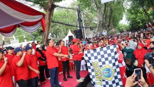 Semarak HUT RI ke-81, Kapolres Gresik Hadiri Jalan Sehat dan Pastikan Pengamanan Berjalan Optimal