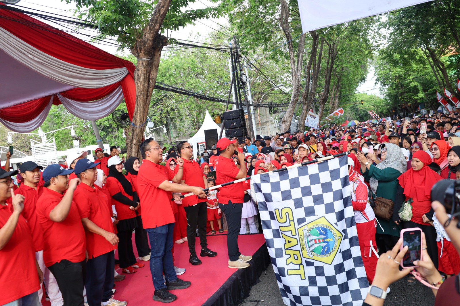 Semarak HUT RI ke-81, Kapolres Gresik Hadiri Jalan Sehat dan Pastikan Pengamanan Berjalan Optimal