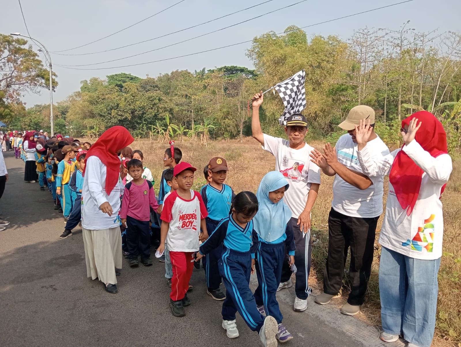 Gus Ham Hadir Lepas Peserta Jalan Sehat SDN Pajaran 2, Dorong Revitalisasi Sekolah