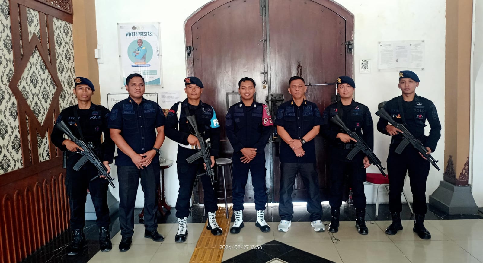 Pengamanan, Lima Personel Brimob Kompi 4 Batalyon C Pelopor Tilik Sambang ke Lapas Kelas I Madiun