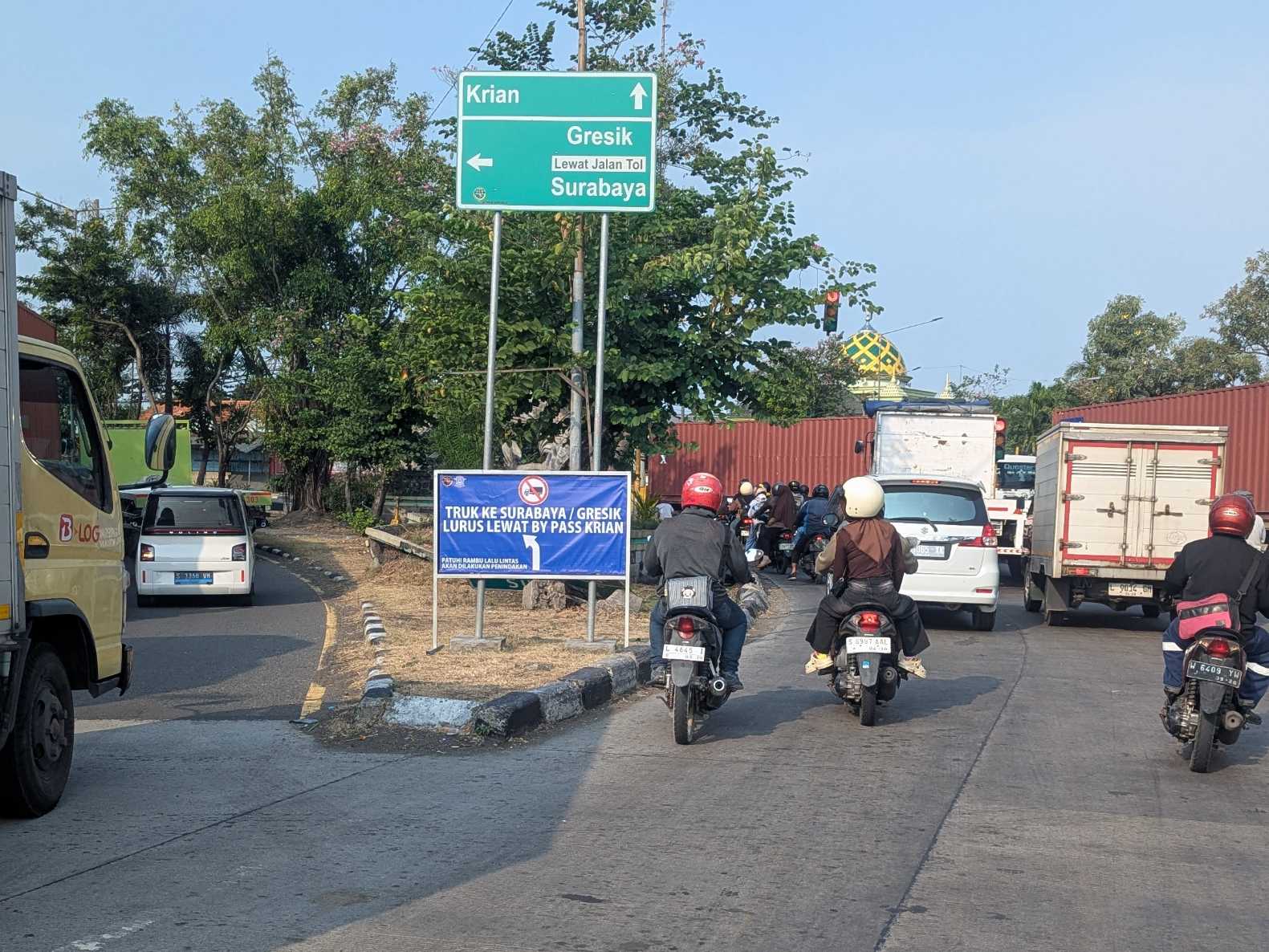 Hentikan Tradisi Terobos Larangan, Banner Peringatan Kini Menyambut Pengemudi di Sejumlah Jalur
