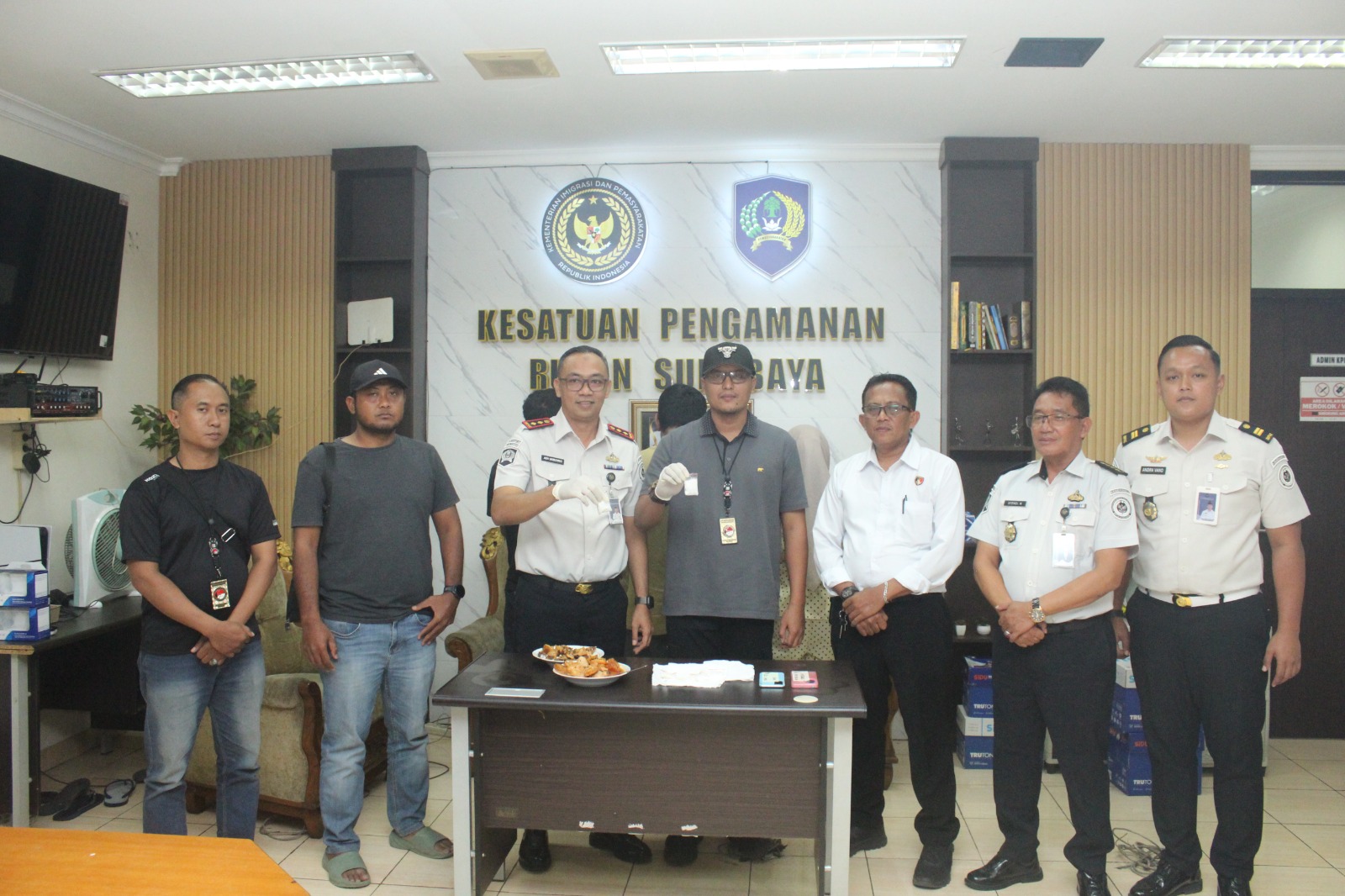 Karutan Kelas I Surabaya dan KPR Kembali Gagalkan Penyelundupan Barang Kristal Putih Jenis Sabu