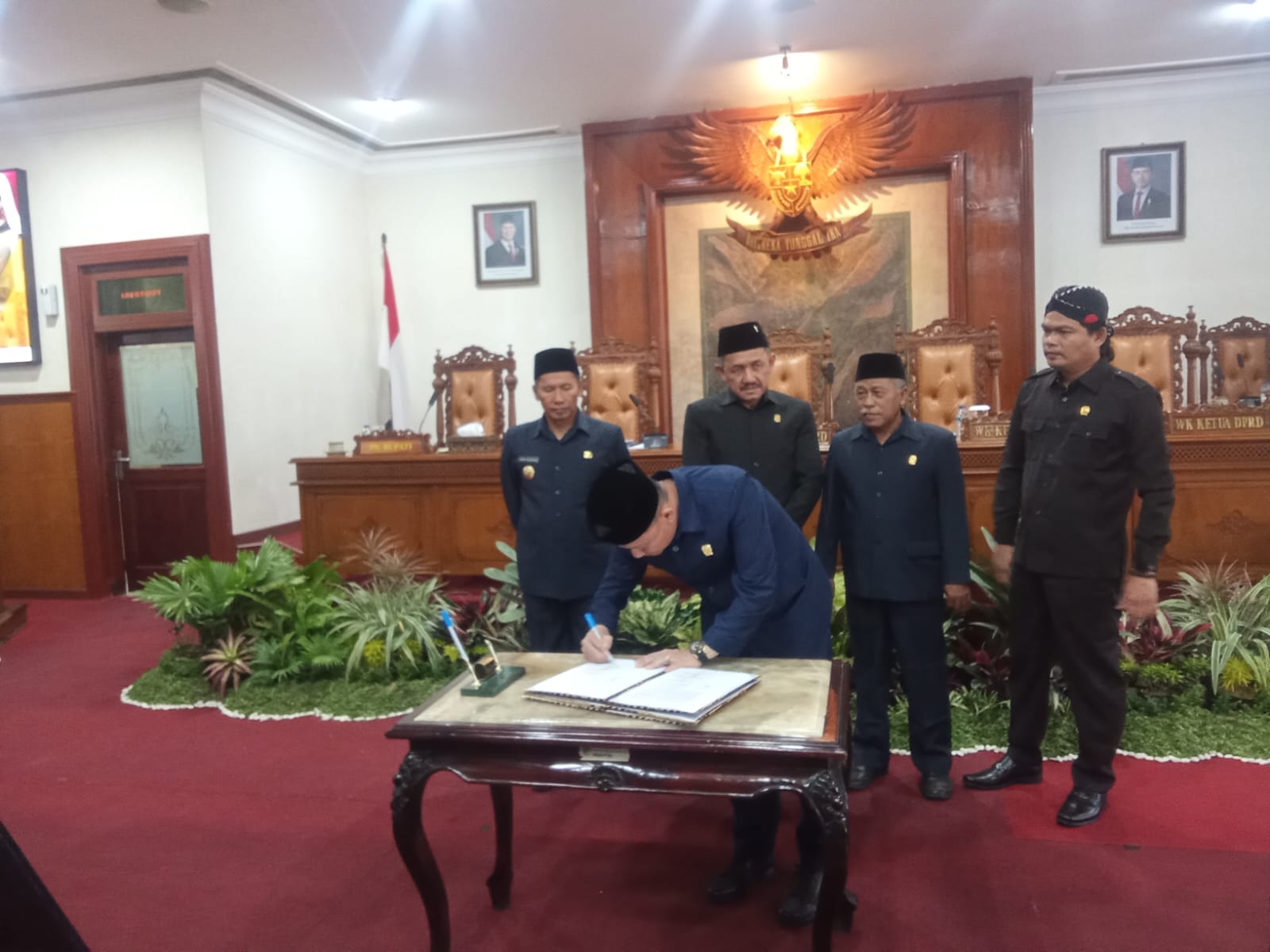Plt Bupati Hadiri Paripurna DPRD Tulungagung, Setujui Ranperda Perubahan APBD 2026