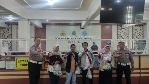 Di HUT Polantas Satlantas Polres Pasuruan Bagikan Hadiah Kepada Wajib Pajak 