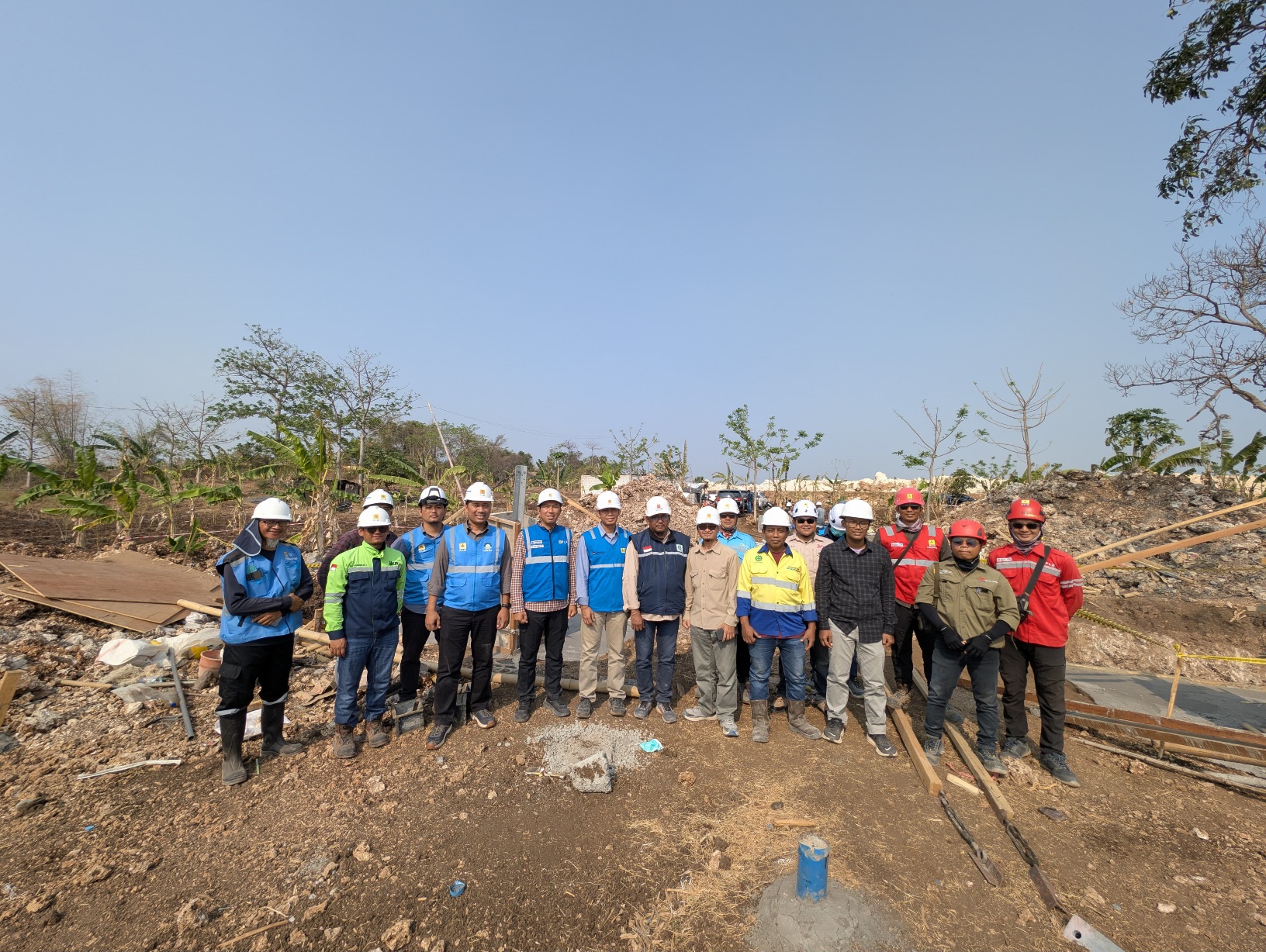 Perkuat Keandalan Kelistrikan Gresik dan Sekitarnya, General Manager PLN UIP JBTB Lakukan Site Visit Pantau Progres SUTT 150 kV Bungah – Paciran
