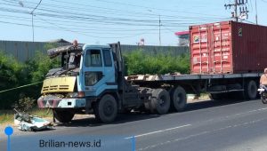 Tabrak Lari di Jalan Raya Driyorejo, Truk Misterius Tinggalkan Lokasi Usai Benturan