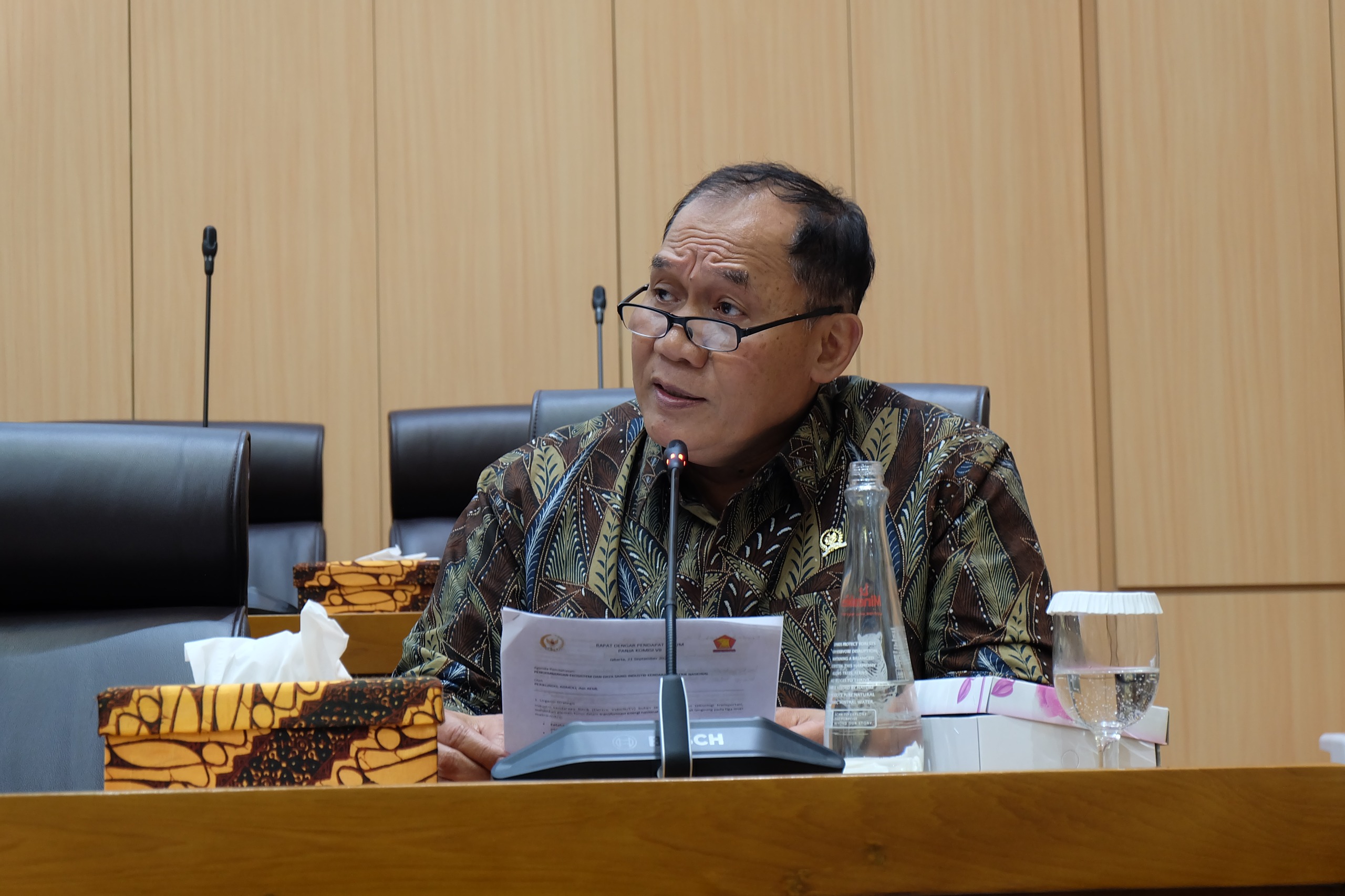 BHS Soroti Dua Pekerjaan Rumah Kendaraan Listrik: Keselamatan Kapal dan Tarif Charging
