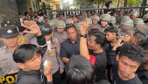 Aliansi BEM Probolinggo Kecewa, Kapolres dan Dandim Absen Temui Massa, Pakta Integritas Tak Tersampaikan Langsung