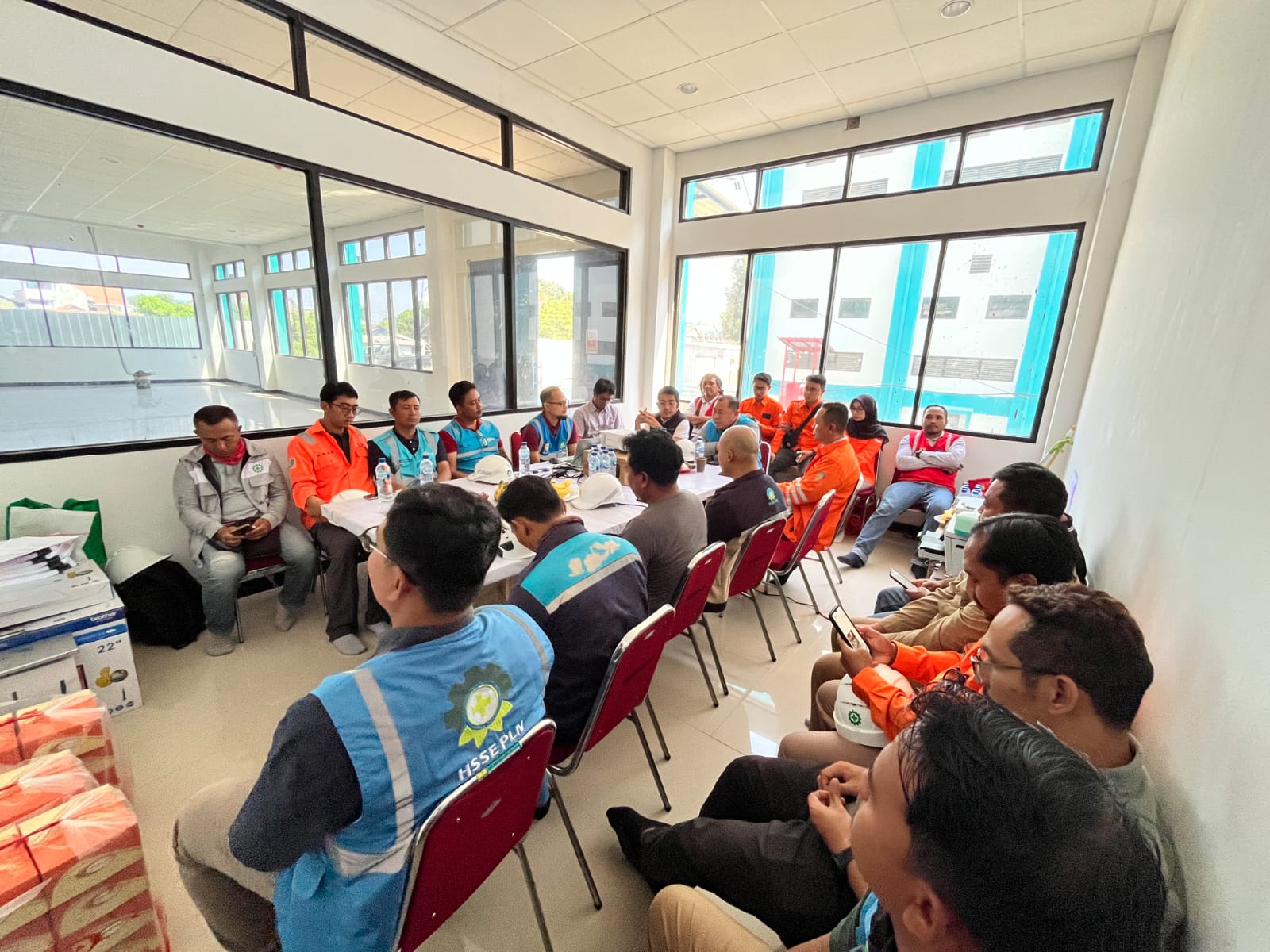 Perkuat Keandalan Kelistrikan Sidoarjo dan Surabaya, PLN UIP JBTB Sukses Lakukan Energize GIS 150 kV Waru New dan Saluran Kabel Tegangan Tinggi (SKTT)