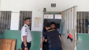 Rutan Surabaya Sisir Blok Hunian Warga Binaan, Cegah HP Ilegal Hingga Narkoba