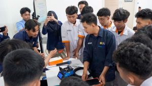 Perluas Wawasan Industri Telekomunikasi, 62 Siswa SMK Pawyatan Daha 1 Belajar Teknologi Fiber Optik di PLN Icon Plus