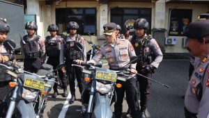 Pastikan Siap Digunakan, Kapolres Badung Cek Peralatan Dalmas hingga Kendaraan Operasional