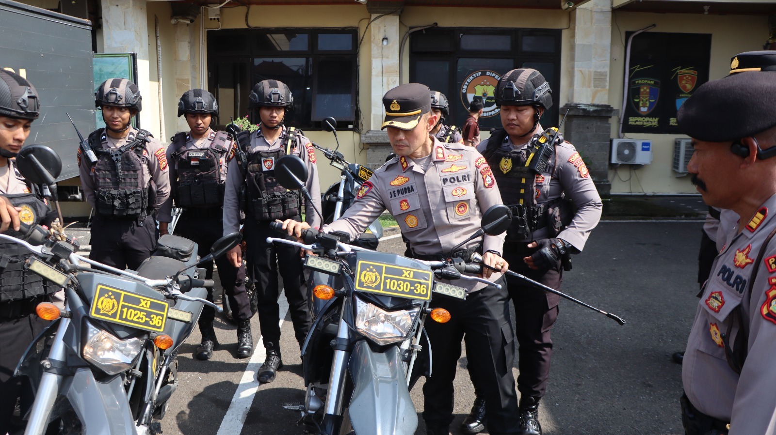Pastikan Siap Digunakan, Kapolres Badung Cek Peralatan Dalmas hingga Kendaraan Operasional
