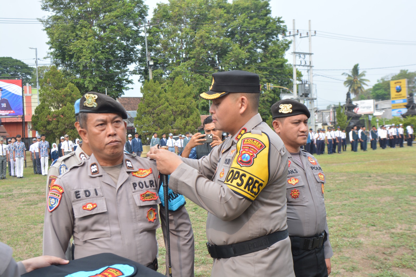 Sinergi Jaga Keamanan Pelajar, Kapolres Bondowoso Pimpin Apel Satgas Pre-Emptive Strike “Polisi Jogo Sekolah”