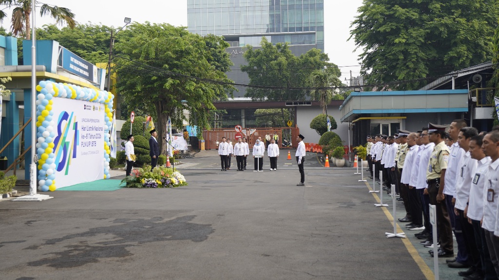 PLN Icon Plus Jatim dan PLN Komplek Ketintang Gelar Upacara HLN ke-81, Perkuat Semangat Kemandirian Energi