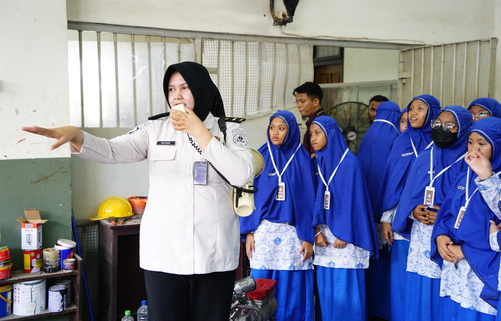Tanamkan Kesadaran Hukum Sejak Dini, SMPIT Al-Irsyad Al-Islamiyyah Pamekasan Kunjungi Lapas Narkotika Pamekasan