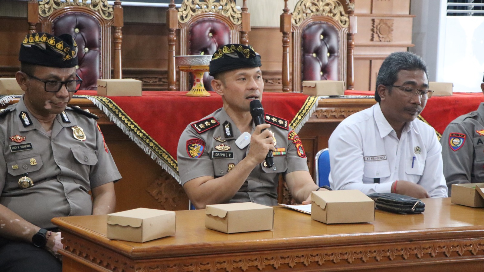Wujudkan Desa Aman, Kapolres Badung Rangkul Masyarakat Desa Buduk