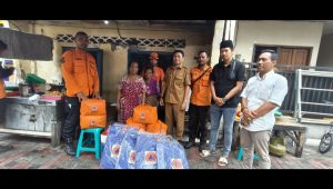 Gerak Cepat Lurah Bongkaran, Warga RT 07 Kalianyar Terima Bantuan BPBD Surabaya
